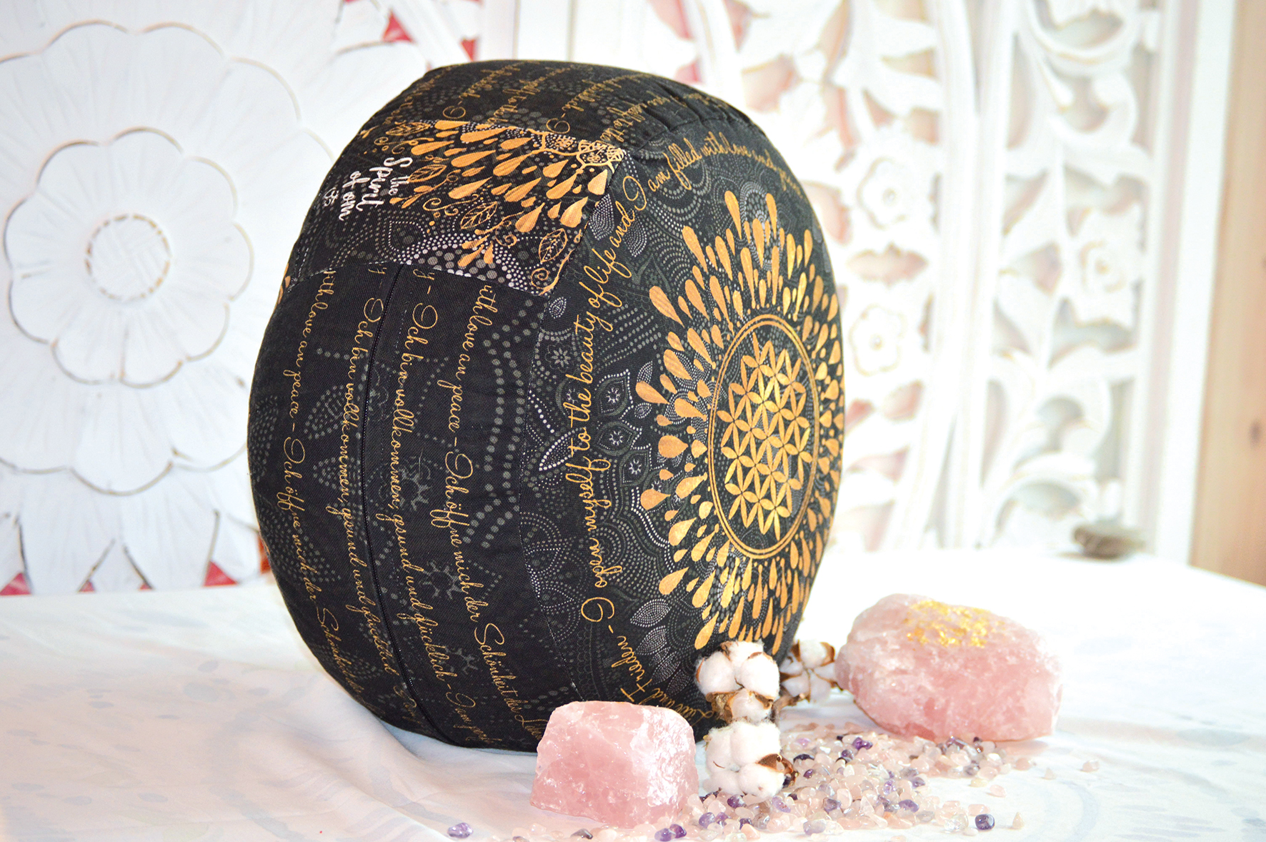 Meditationspude, 17 cm - Sort & guld