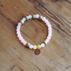 Rosakvarts armbnd
