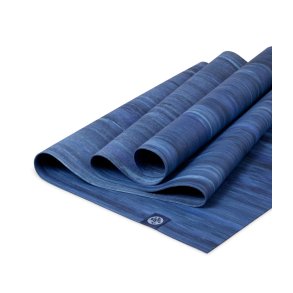 Manduka ekotravel rejse yogamtte 1,5 mm - Blue Moon Marble