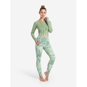 JATHARA MATCHA Crop yogabluse