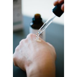 grums hydra calm face serum